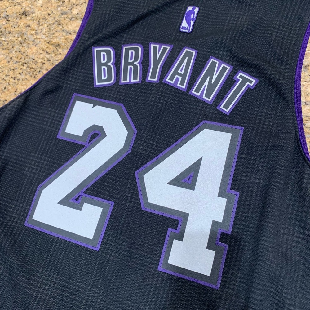 Authentic Mens Adidas Limited Edition - NBA Kobe Bryant #24 Black Jersey - Large - Picture 6 of 13